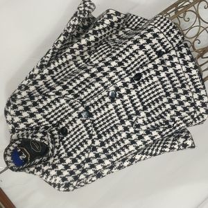 1Madison hounds tooth capelet